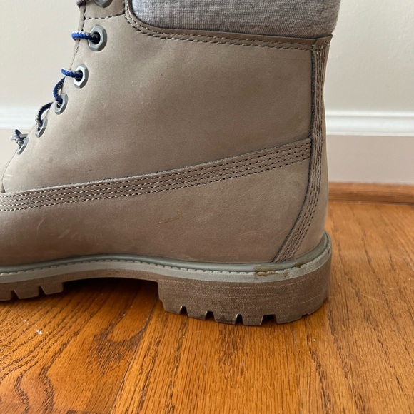 Grey/taupe Timberland boots - Picture 6 of 11